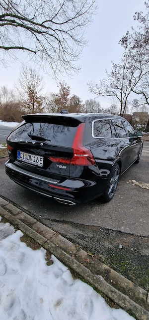 Volvo V60 T8 390PS Plug-in-Hybrid  Awd Recharge  - imagine 5