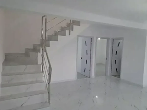 vand vila loc Lumina 