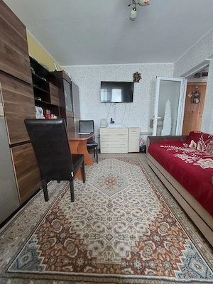 Vand apartament 2 camere etaj 2 - imagine 6