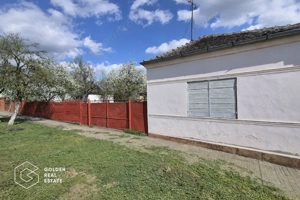 Casa cu doua corpuri de cladire, localitatea Chesint - imagine 3