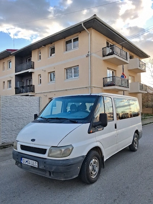 Ford Transit 9 locuri 