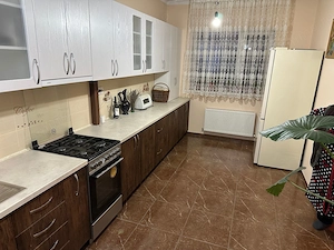 Garsonieră de închiriat situată în zona Progresu