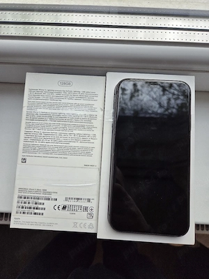 iPhone 11 128gb baterie noua - imagine 3