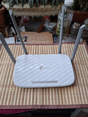 Vînd două routere wireless 