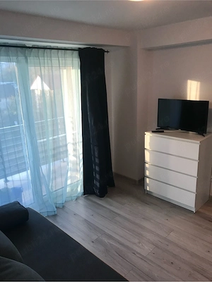 garsoniera 300 euro   pe luna - imagine 8