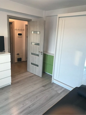 garsoniera 300 euro   pe luna - imagine 6