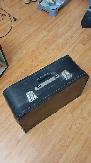 Mașină de cusut electrică marca Chaika  - imagine 5