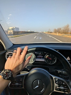 Mercedes-Benz E 220d T-Modell Aut - imagine 2