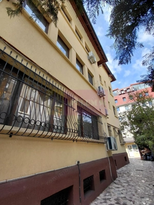 Vila individuala, singur in curte Cotroceni, 25 camere