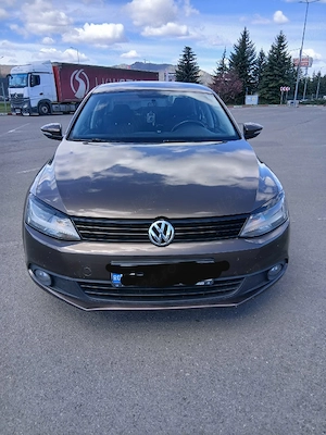 Volkswagen Jetta 2012, motor 1.6 TDI  - imagine 3