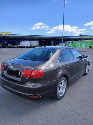 Volkswagen Jetta 2012, motor 1.6 TDI  - imagine 4