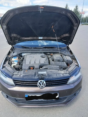 Volkswagen Jetta 2012, motor 1.6 TDI  - imagine 8