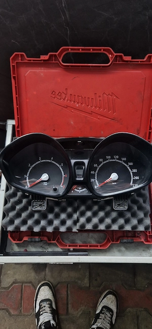 Vitezometru pentru un Ford Fiesta MK7.  - imagine 4