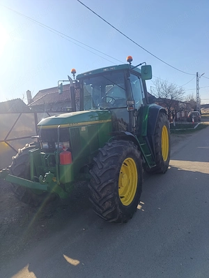 John Deere 6800 - imagine 5