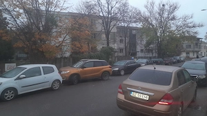 Apartament 3 camere, decomandat, et 1 din 2, bloc 6 apartamente, garaj si boxa proprie.