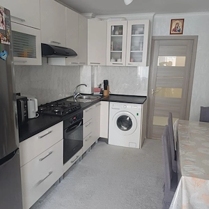 închiriere garsoniera in zona Moșilor