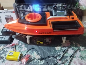 navamodel bait boat spaider.