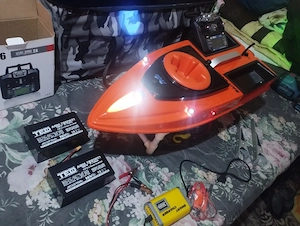 navamodel bait boat spaider.