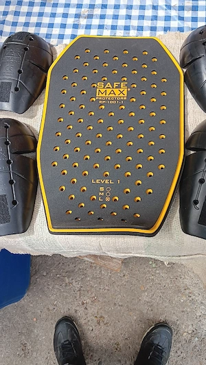 Geci si căsti,moto - imagine 4