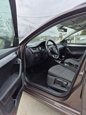 Skoda Octavia an 2014 03 mot 1.6 TDI 110 cp Euro 5 - imagine 8