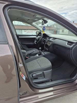 Skoda Octavia an 2014 03 mot 1.6 TDI 110 cp Euro 5 - imagine 7