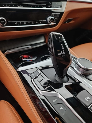 BMW 530e iPerformance G30 - imagine 16