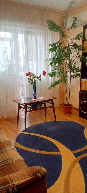 Se vinde apartament cu 2 camere, decomandat, situat la etajul 2, intr-o zona linistita din Vidin