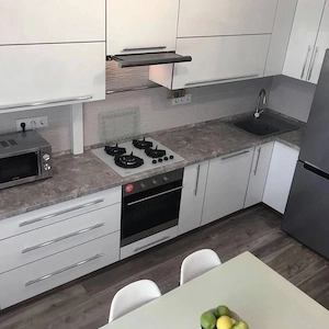 Inchiriez garsoniera, zona Margeanului