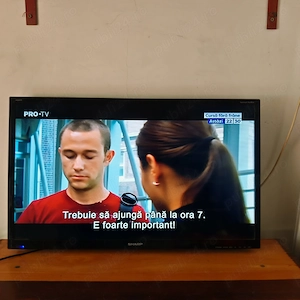 Televizor LED Sharp 81 cm (32") - Stare impecabilă + Suport perete