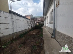 Casa individuala cu garaj si curte libera 300 mp, zona excelenta Brancoveanu - imagine 2