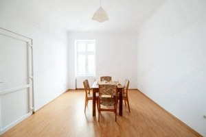 Apartament elegant în clădire cu arhitectură istorică  - imagine 2