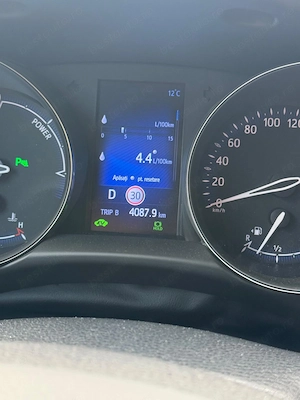 Vand Toyota C-HR Hybrid - imagine 6