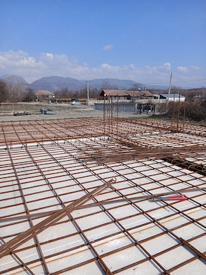 executam lucrări în domeniul construcțiilor  - imagine 2