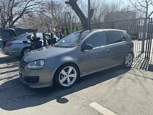 Vand Volkswagen Golf 5 pachet R-line 2.0 TDI BMM DSG DQ250 - imagine 2