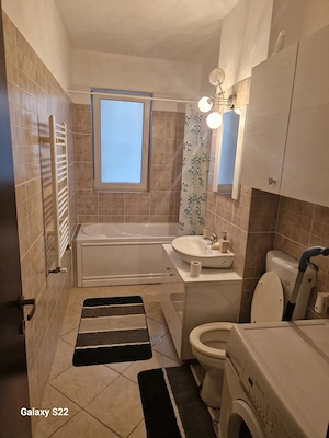 Inchiriez garsoniera decomandata 38 mp