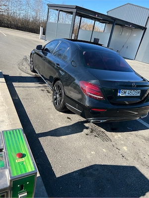 Vând   Schimb Mercedes E-Class 2019 2.0 BiTDI FULL   Distronic, Burmester, Panoramic, 9G-Tronic    - imagine 8