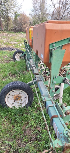 Prasitoare cu sitem fertilizare - imagine 3