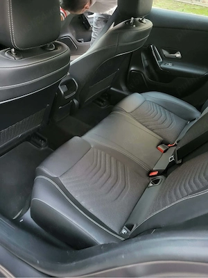 Vând Mercedes-Benz A-Class   Sedan, automată - imagine 3