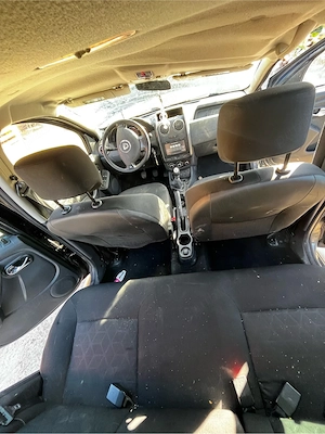 dezmembrez dacia duster 1.2 - imagine 3