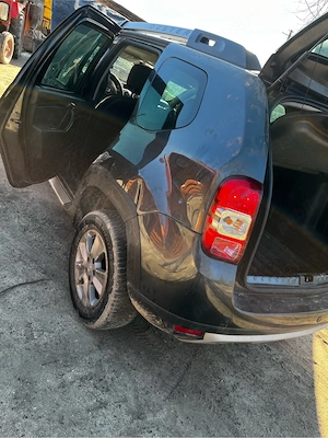 dezmembrez dacia duster 1.2 - imagine 5