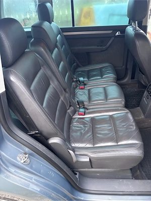 dezembrez touran 1.6 fsi blp cutie automats si 1.9 tdi - imagine 5