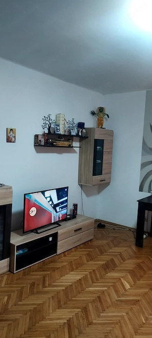 Ofer spre inchiriere apartament cu 2 camere pret 380 euro  negociabil.      - imagine 2