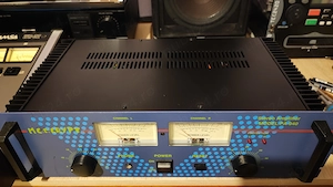 amplificator de putere MC CrYpt PA-940 și mixer Panasonic Ramsa WR-32E