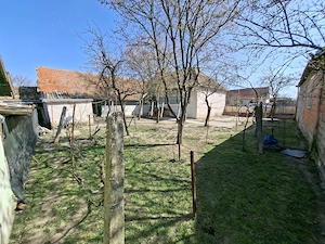 Casa pe colt de vânzare localitatea Birda - imagine 8