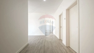 Casă  cu 5 camere de vânzare, Hălchiu - imagine 3