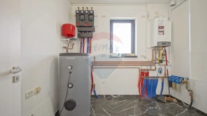 Casă  cu 5 camere de vânzare, Hălchiu - imagine 13