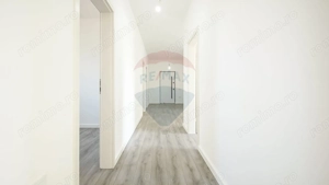 Casă  cu 5 camere de vânzare, Hălchiu - imagine 12