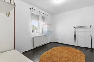 Casă cu 5 camere de inchiriat in Sofronea,Arad - imagine 11