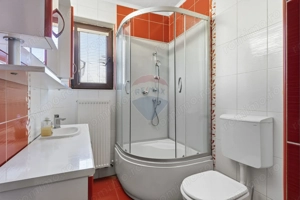 Casă cu 5 camere de inchiriat in Sofronea,Arad - imagine 12