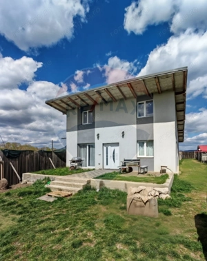 Casă / Vilă cu 4 camere de vânzare - imagine 2